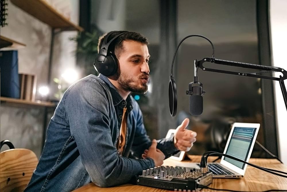 USB Dynamic Broadcast Microphone with Boom Arm and XLR Cable Y76892